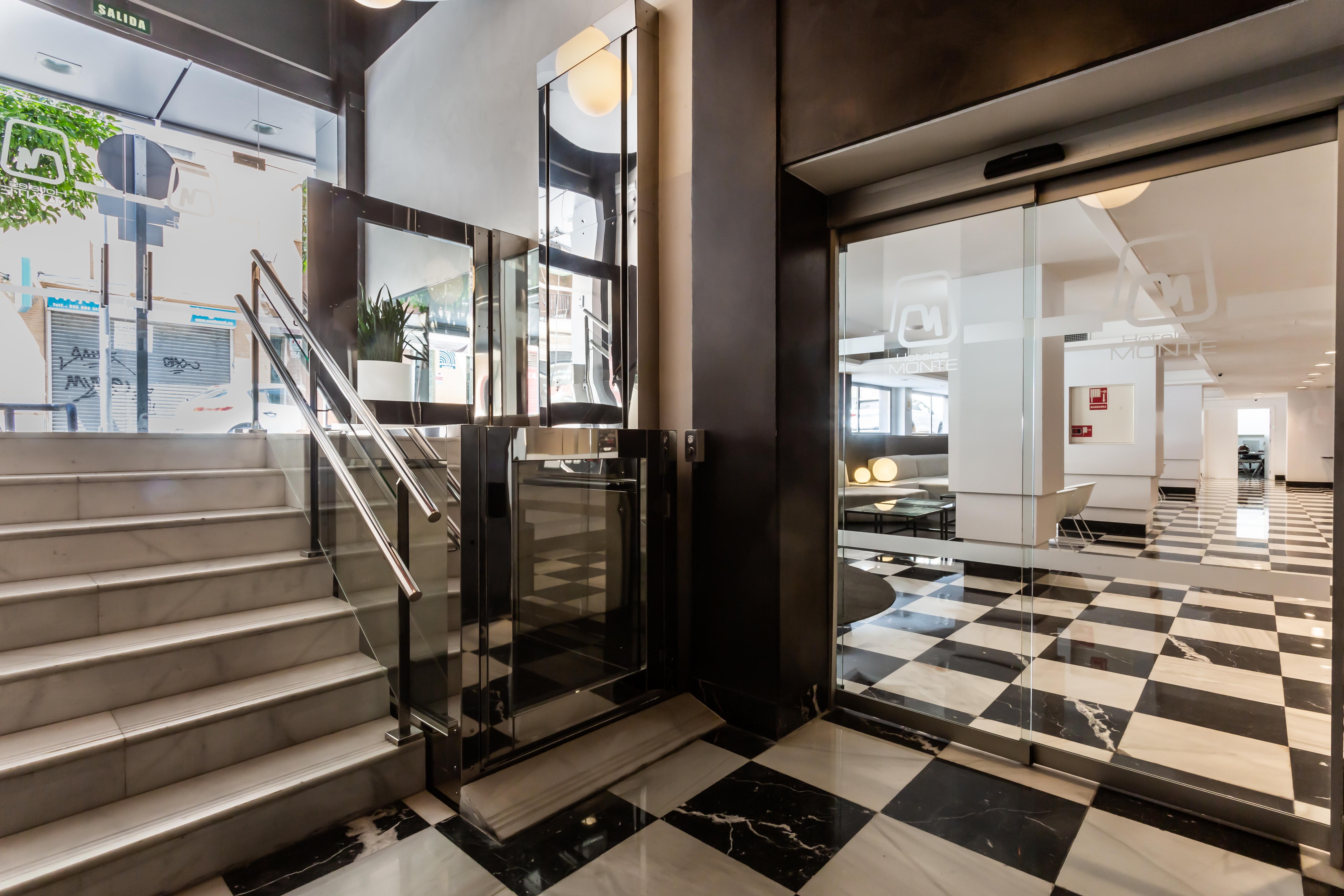 Monte Carmelo Hotell Sevilla Exteriör bild