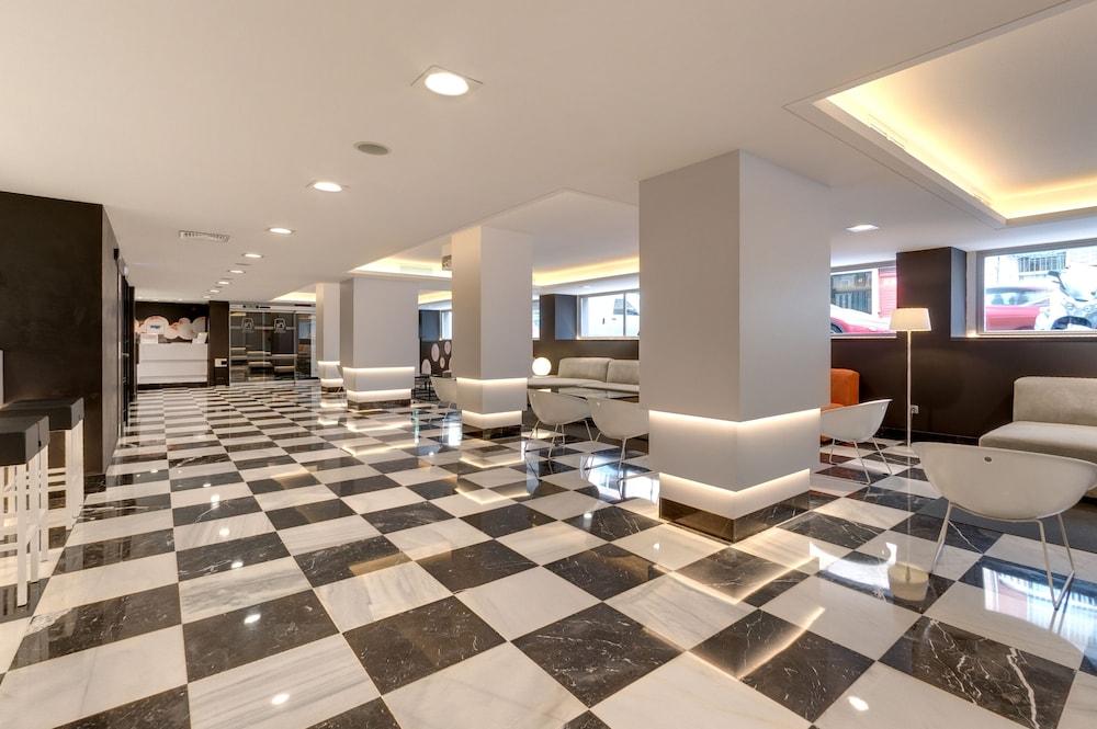 Monte Carmelo Hotell Sevilla Exteriör bild