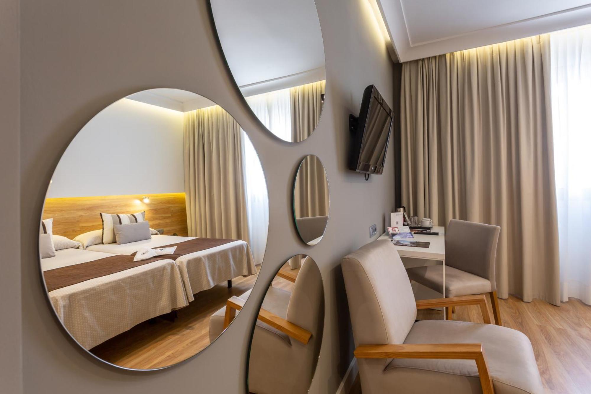 Monte Carmelo Hotell Sevilla Exteriör bild